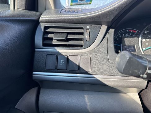 Used 2014 Toyota Camry LE image 24