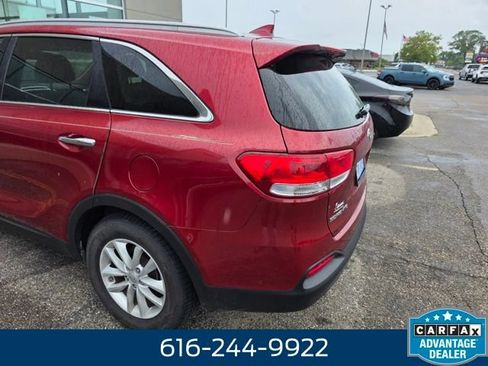 Used 2018 Kia Sorento FWD image 4