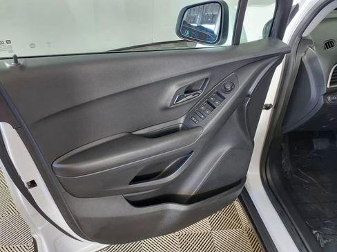 Used 2020 Chevrolet Trax LS w/ Tint and Cruise Package FWD image 16