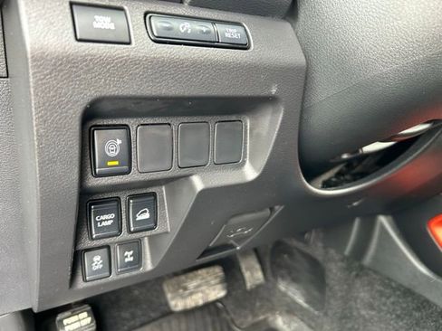 Used 2024 Nissan Frontier PRO-4X w/ Technology Package image 23