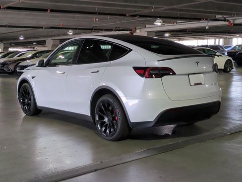 Used 2023 Tesla Model Y Long Range AWD/4WD image 8
