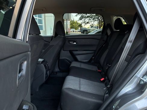 Used 2025 Nissan Rogue SV FWD image 12