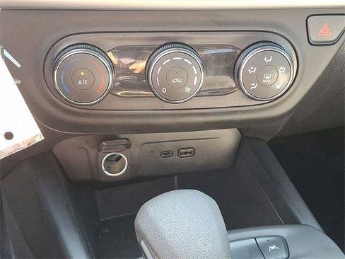 Used 2025 Chevrolet Trax LS image 15