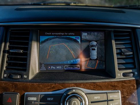 Used 2017 INFINITI QX80 2WD w/ Driver Assistance Package image 21