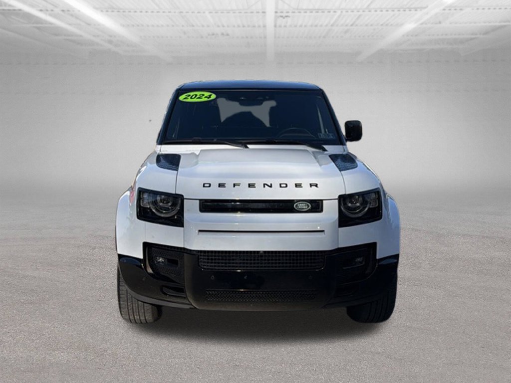 Used 2024 Land Rover Defender 110 X-Dynamic SE AWD/4WD image 8