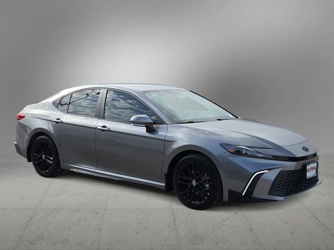 Certified 2025 Toyota Camry SE w/ Convenience Package FWD image 2
