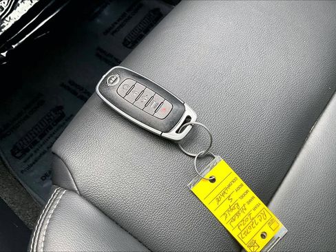 Used 2024 Nissan Rogue SL w/ SL Premium Package FWD image 15