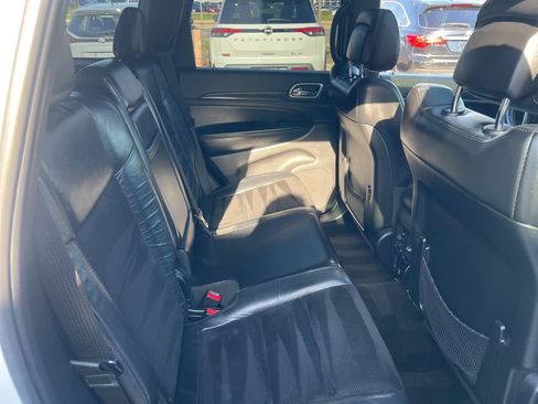 Used 2018 Jeep Grand Cherokee Altitude AWD/4WD image 15