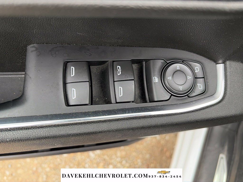 Used 2023 Chevrolet Silverado 1500 LT w/ Leather Package AWD/4WD image 11