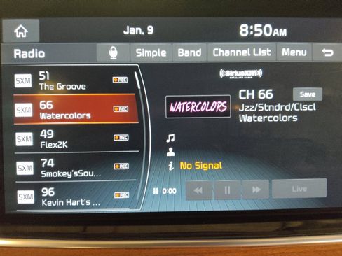 Used 2020 Kia K900 Luxury image 25