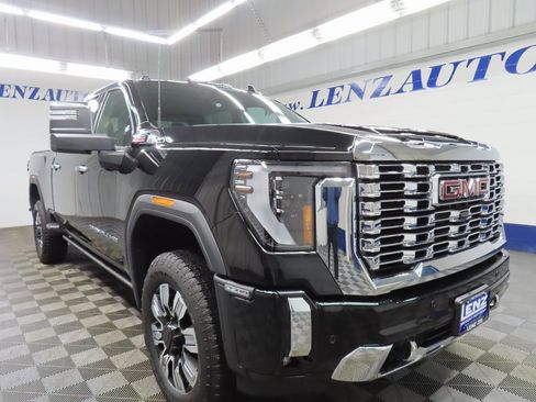 Used 2025 GMC Sierra 2500 Denali w/ Technology Package image 3