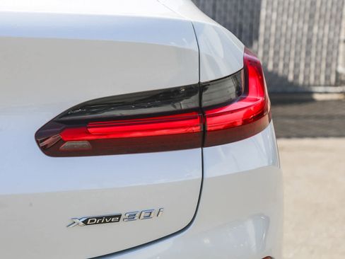 Certified 2023 BMW X4 xDrive30i w/ Premium Package image 7