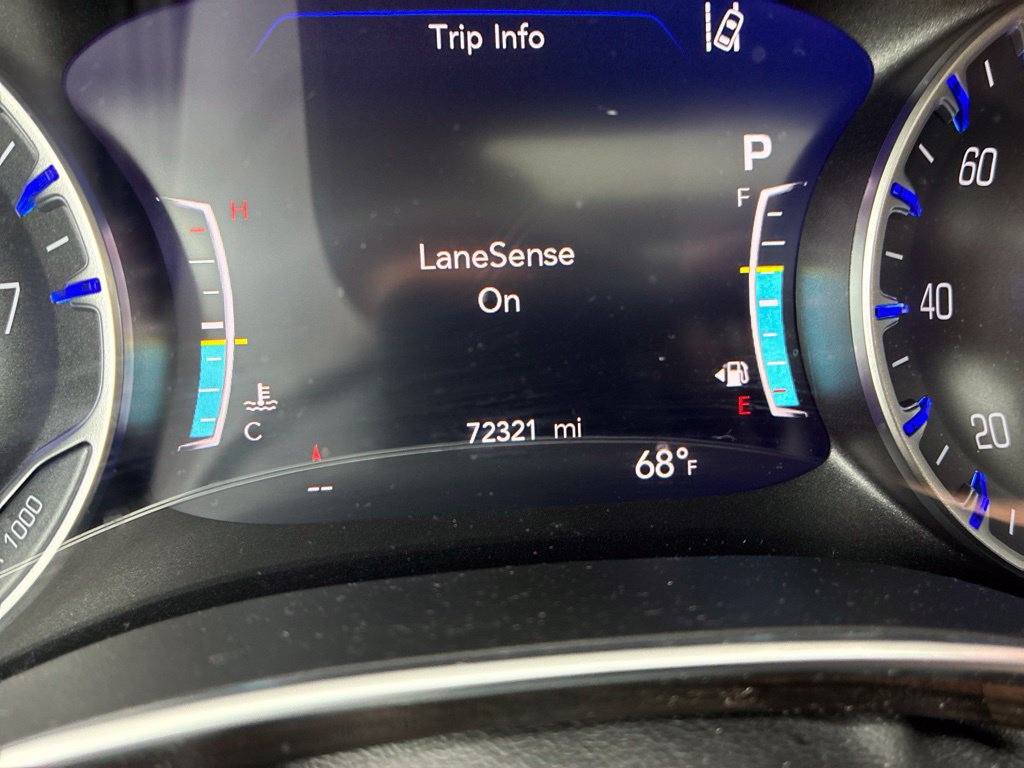 Used 2022 Chrysler Pacifica Limited AWD/4WD image 6
