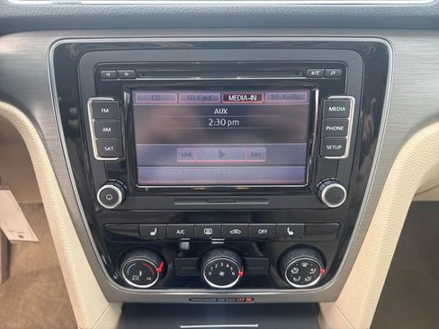 Used 2014 Volkswagen Passat 1.8T SE image 18