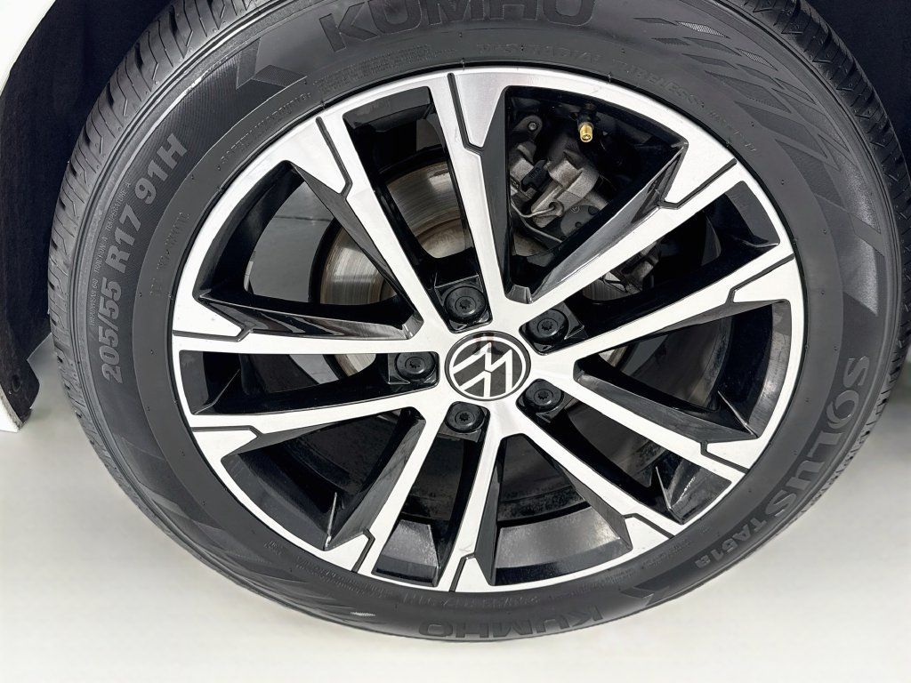 Used 2024 Volkswagen Jetta Sport FWD image 31