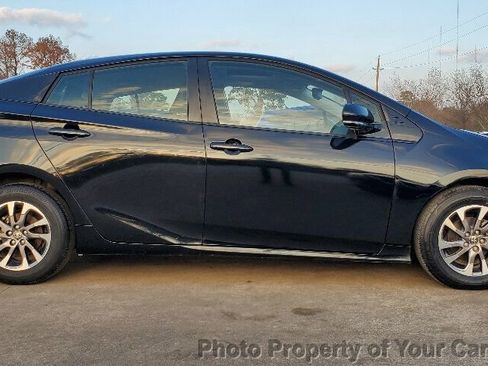 Used 2019 Toyota Prius Limited w/ Premium Convenience Package image 9