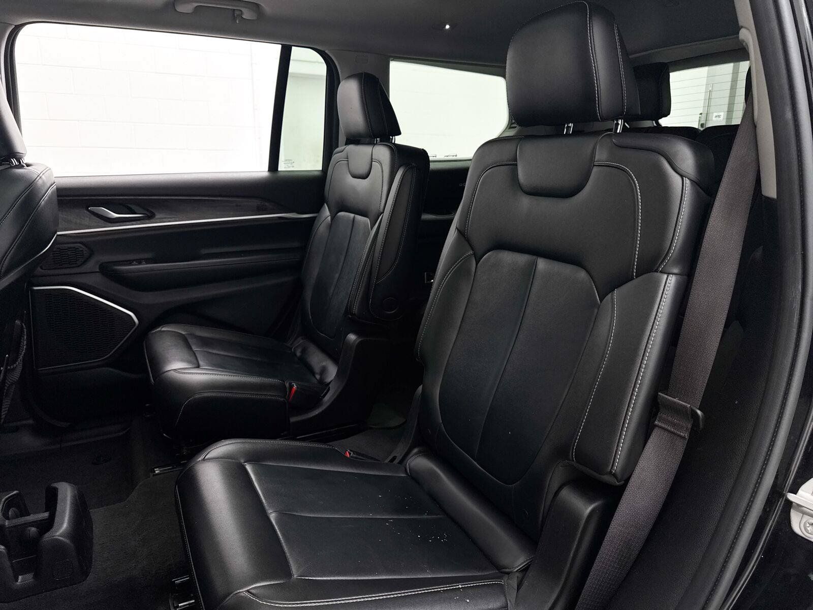 Used 2021 Jeep Grand Cherokee L Limited RWD image 35