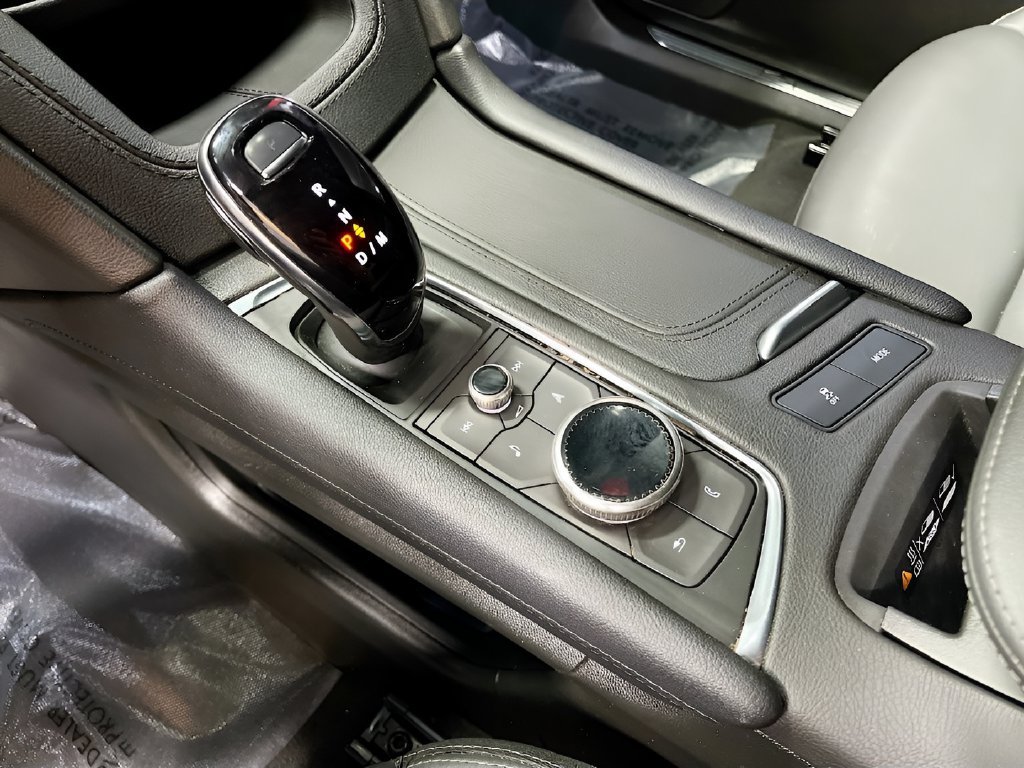 Used 2024 Cadillac XT5 Premium Luxury AWD/4WD image 17
