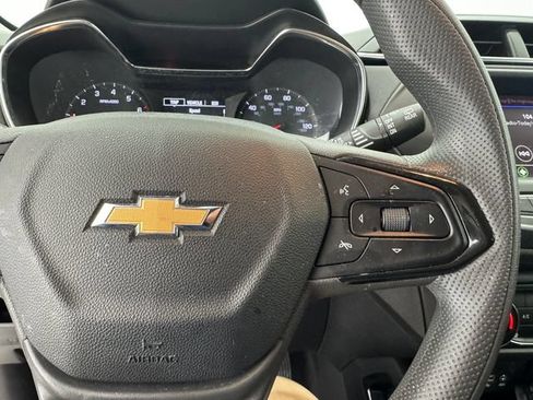 Used 2023 Chevrolet TrailBlazer LT FWD image 25