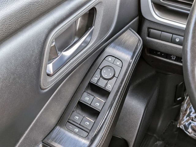 Used 2025 Nissan Rogue SV AWD/4WD image 23