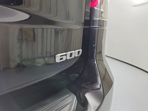 Used 2023 Cadillac Escalade ESV Premium Luxury image 5