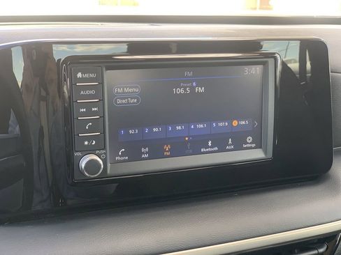 Used 2025 Nissan Kicks S w/ Charging Package FWD image 11