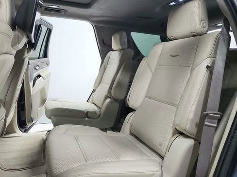 Used 2021 Cadillac Escalade Premium Luxury Platinum AWD/4WD image 39