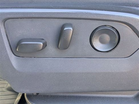 Used 2024 Chevrolet Silverado 2500 LT image 18