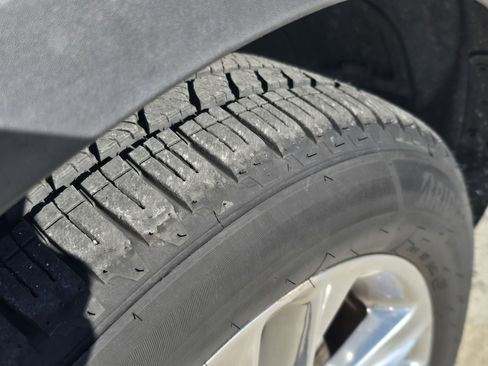 Used 2017 Ford Explorer Limited image 47