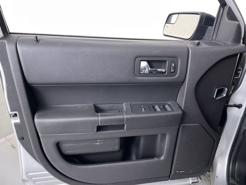 Used 2019 Ford Flex SE image 10