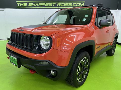Used 2017 Jeep Renegade Trailhawk AWD/4WD image 5