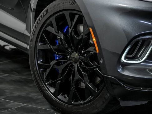 Used 2021 Aston Martin DBX AWD/4WD image 3
