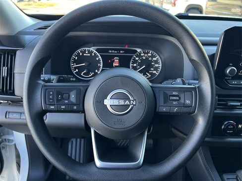 Certified 2025 Nissan Pathfinder S image 10