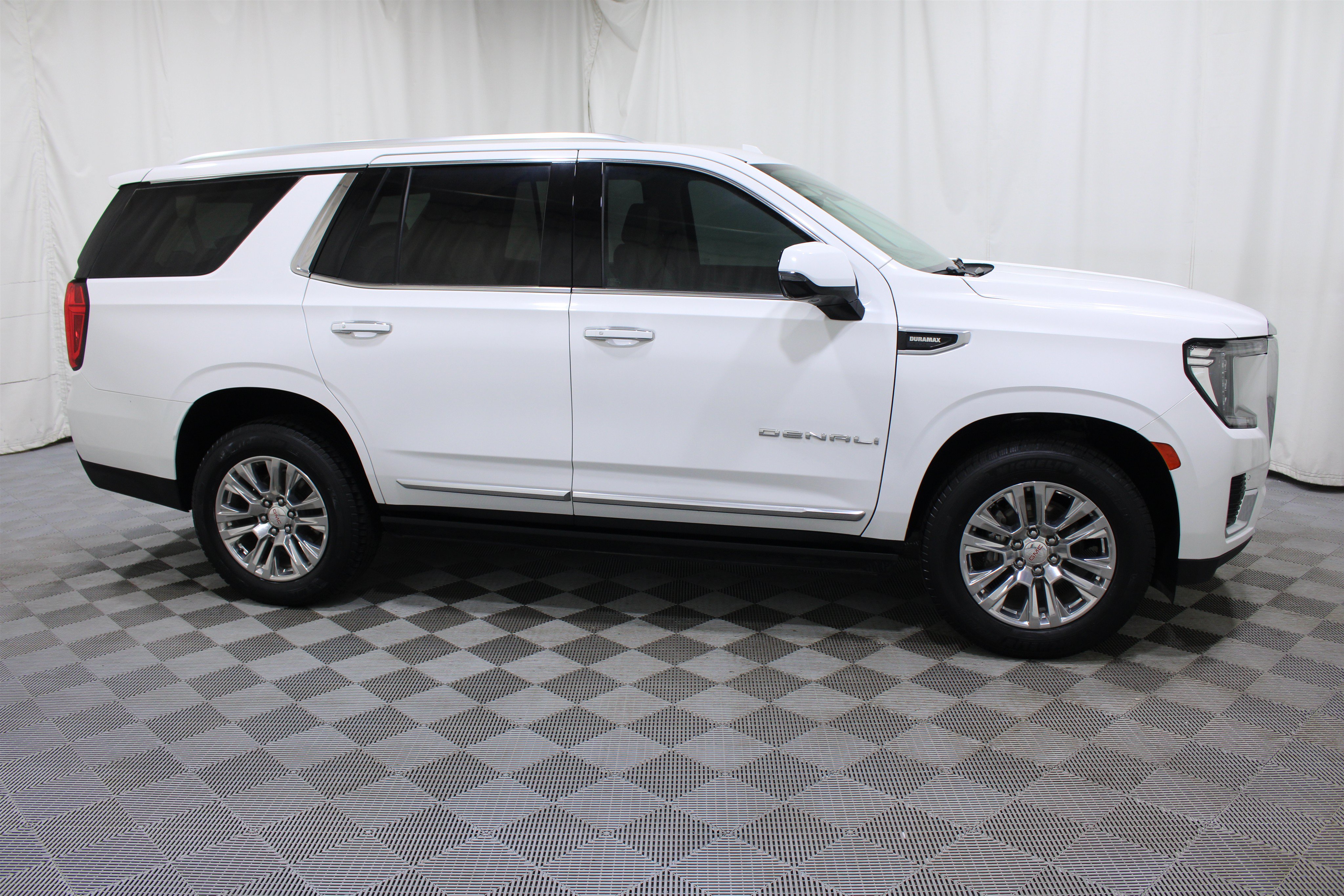 Used 2021 GMC Yukon Denali w/ Advanced Technology Package AWD/4WD image 32