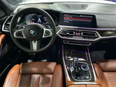 Used 2020 BMW X7 M50i w/ Dynamic Handling Package AWD/4WD image 39