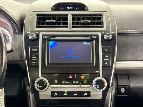 Used 2013 Toyota Camry image 23