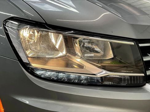 Used 2021 Volkswagen Tiguan SE image 29