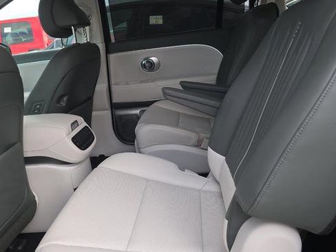 Used 2026 Hyundai Ioniq 9 Calligraphy image 9