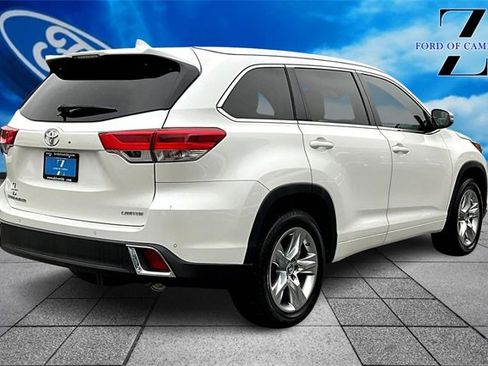 Used 2019 Toyota Highlander Limited image 2