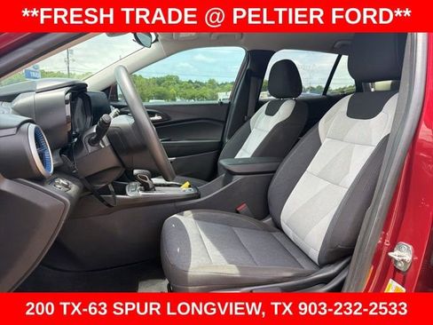 Used 2024 Chevrolet Trax LS w/ LS Convenience Package FWD image 12