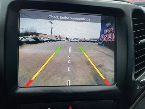 Certified 2018 Jeep Cherokee Limited image 22