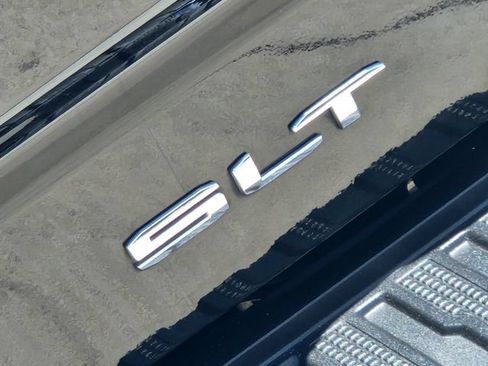 Used 2025 GMC Sierra 1500 SLT RWD image 11