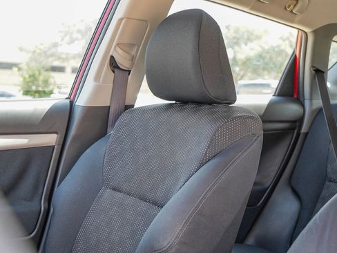 Used 2009 Pontiac Vibe w/ Preferred Package image 24