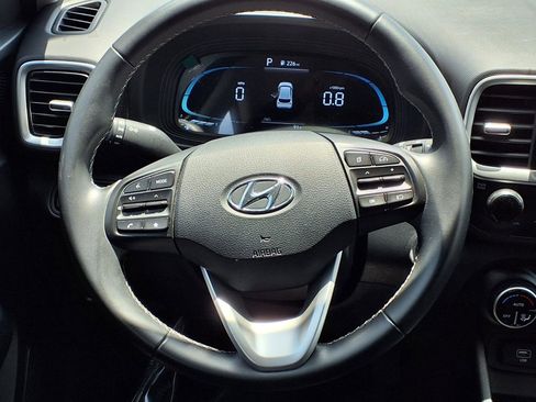 Certified 2024 Hyundai Venue SEL FWD image 20