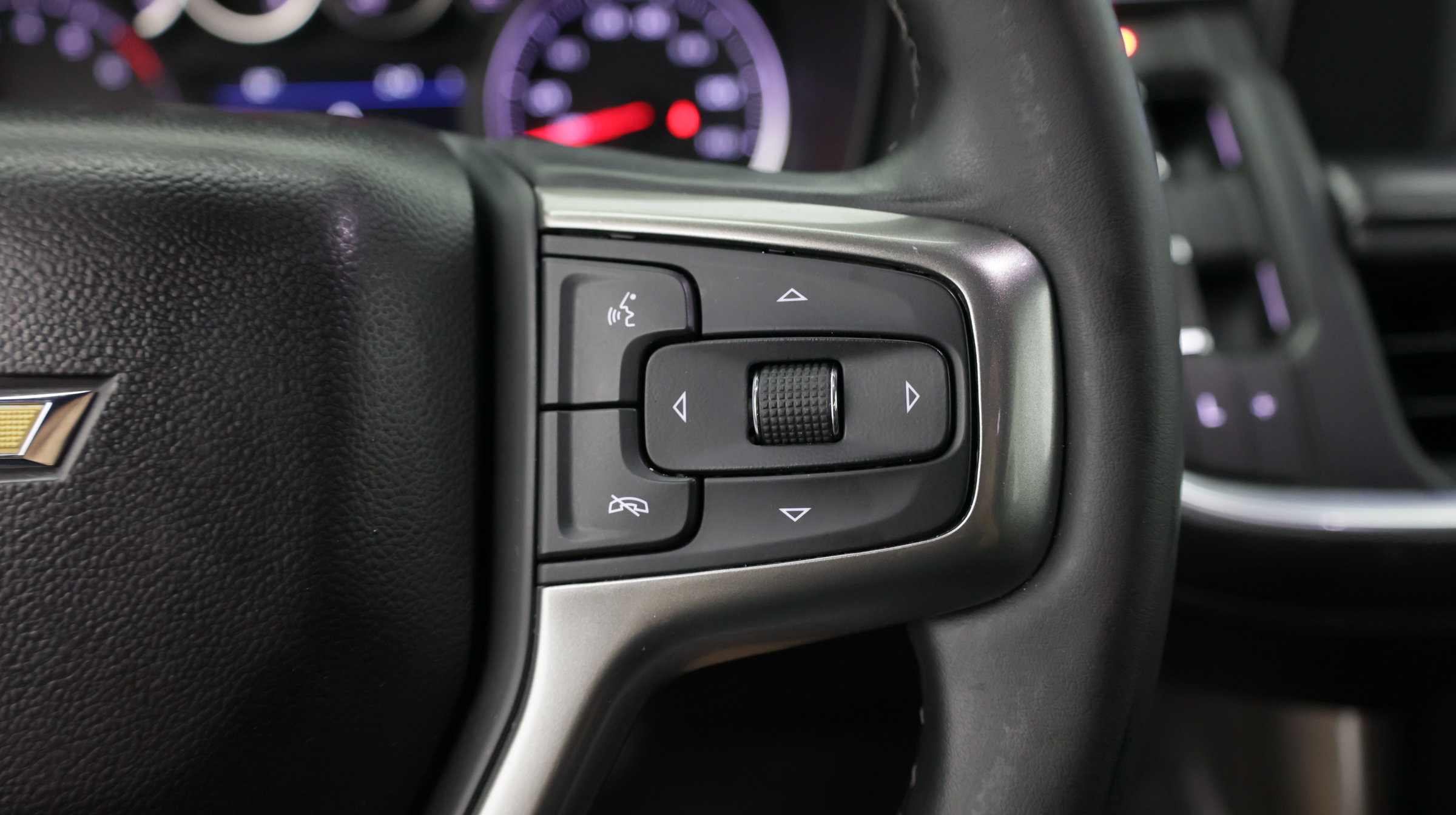 Used 2023 Chevrolet Suburban LS w/ Driver Alert Package RWD image 18