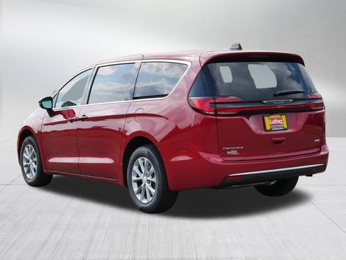 New 2027 Chrysler Pacifica Select w/ Family Tech Group AWD/4WD image 3