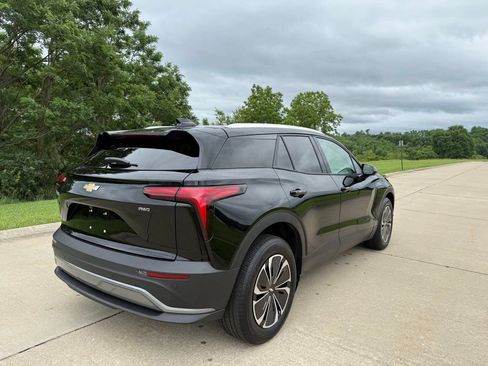 Used 2025 Chevrolet Blazer EV LT AWD/4WD image 3