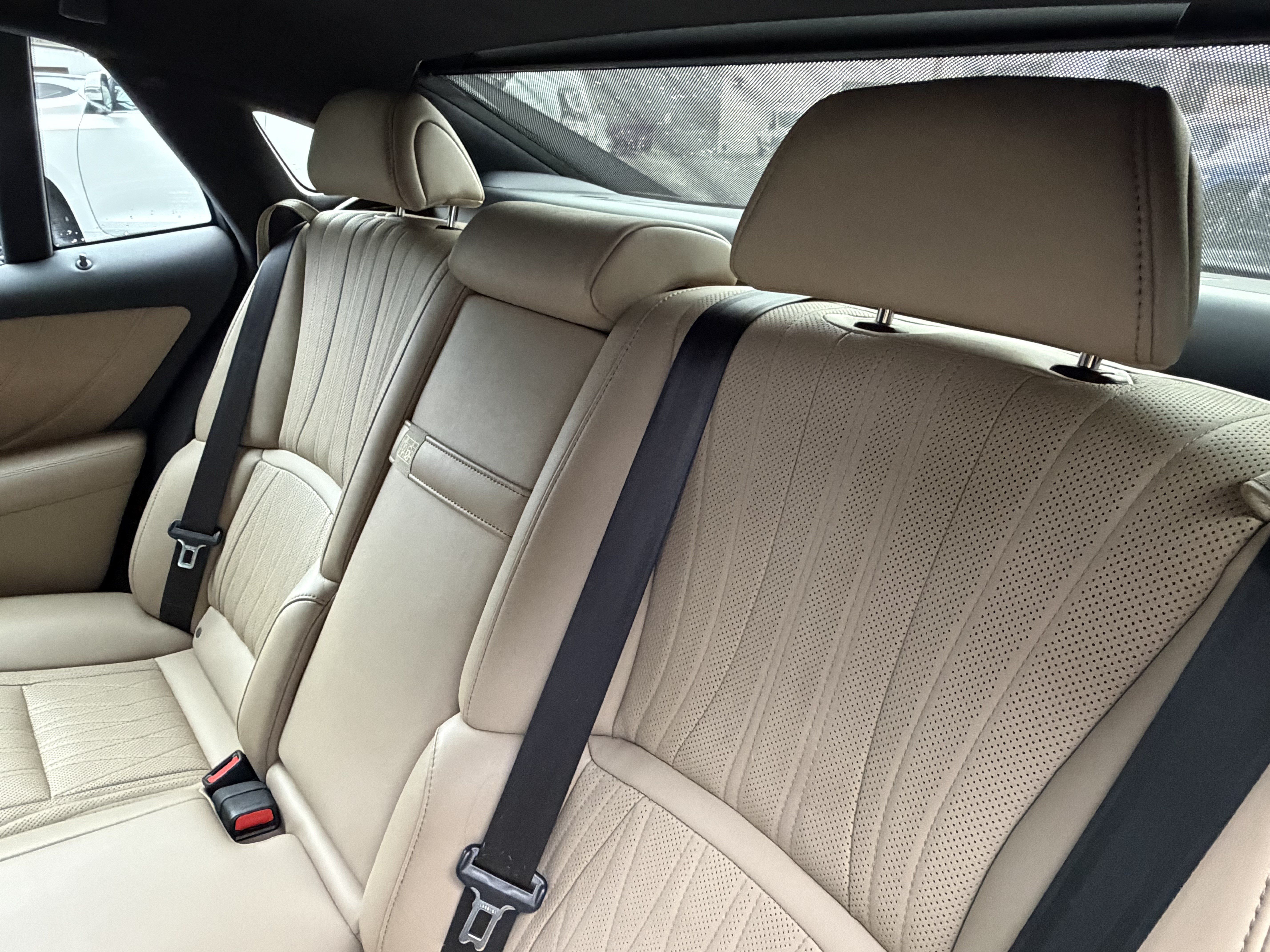 Used 2022 Lexus LS 500 w/ Interior Upgrade Package RWD image 32