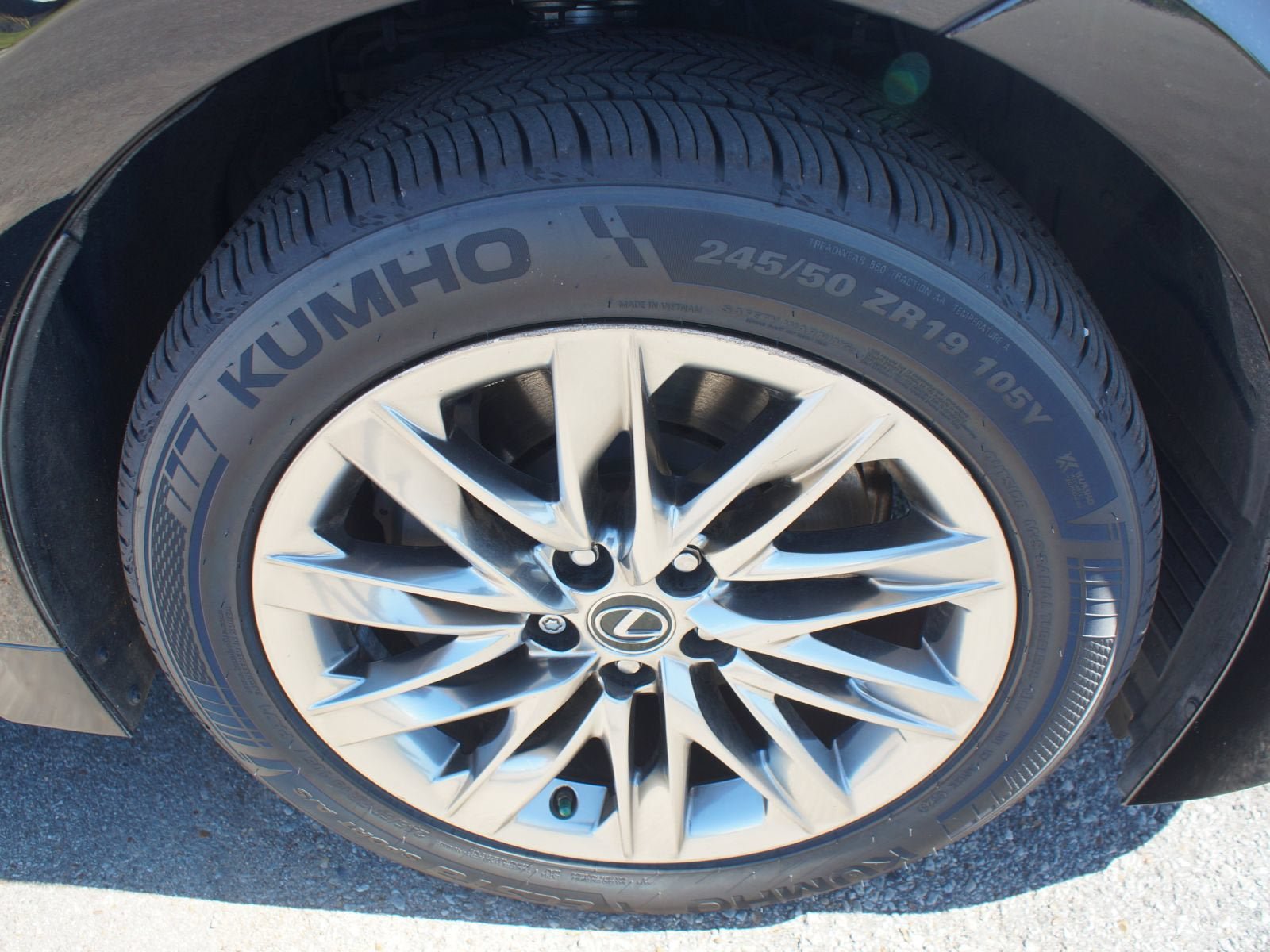 Used 2018 Lexus LS 500 w/ Interior Upgrade Package RWD image 26