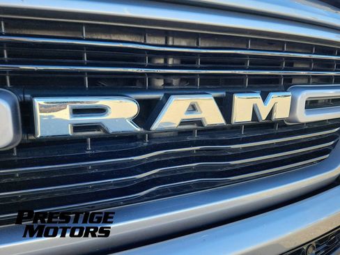 Used 2019 RAM 1500 Laramie AWD/4WD image 12